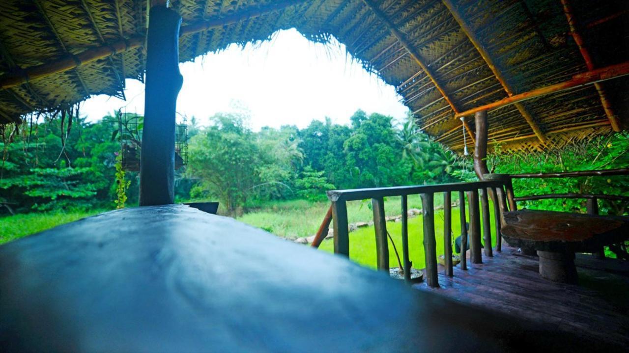 Aliya Riverside&Safari Resort Udawalawe Exterior foto
